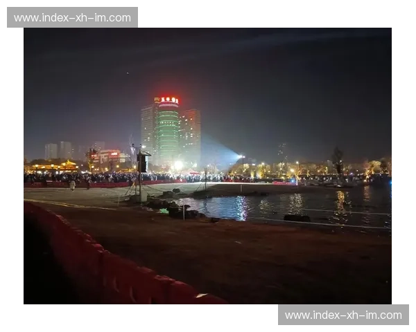 霓虹下的双城交响：当华夏宏大遇见濠江风情